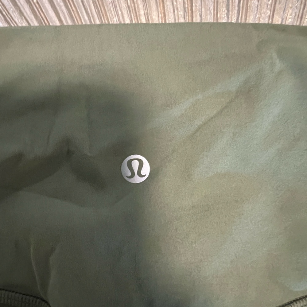 Lululemon limited edition olive leggings - Picture 4 of 4